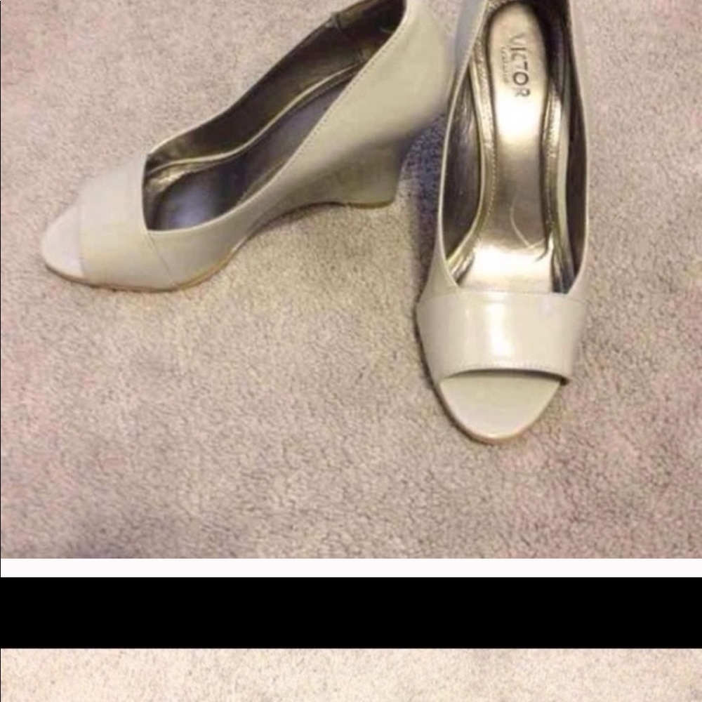Victor Wedges. Grey! Super cute!